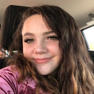 Meet your Posher, Roxanne